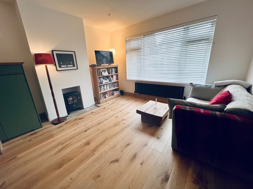 Image 2:4 bedroom Semi-detached house to rent