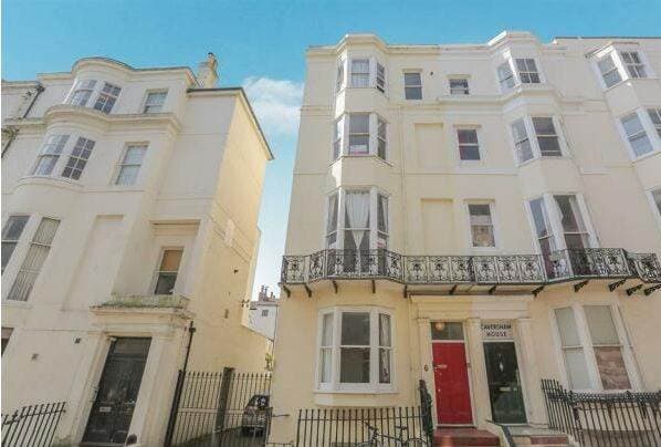 Image 1:1 bedroom Apartment or flat to rent