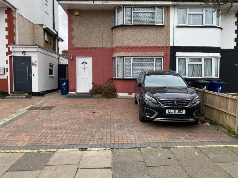 Image 1:3 bedroom Semi-detached house to rent