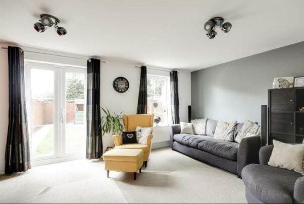 Image 2:3 bedroom Townhouse to rent