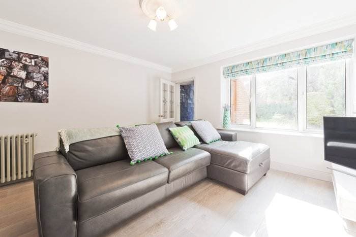 Image 1:1 bedroom Apartment or flat to rent