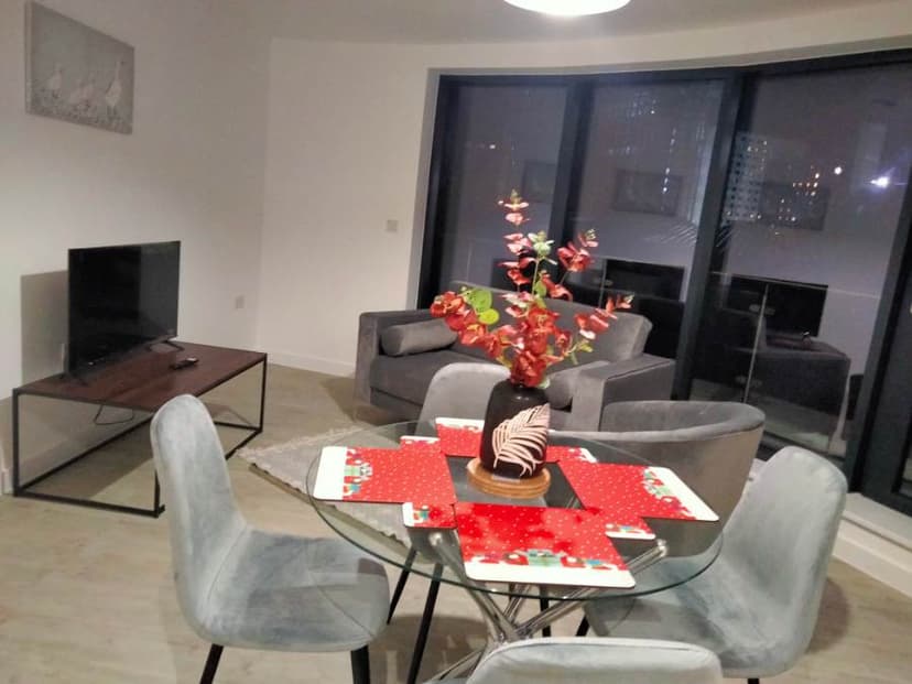 Image 1:1 bedroom Apartment or flat to rent