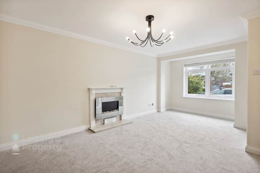 Image 2:4 bedroom Detached house to rent