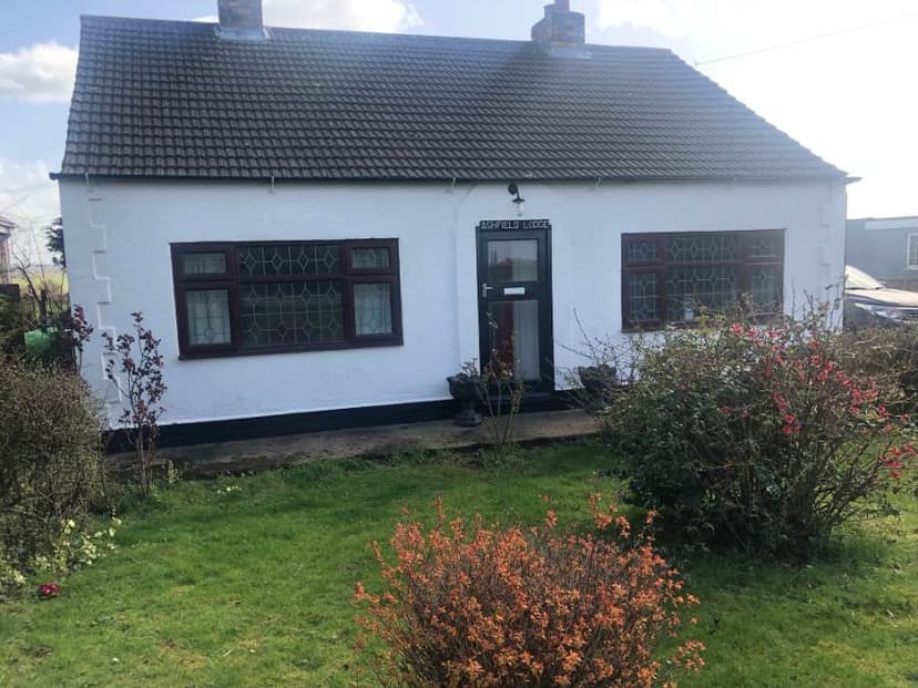 Image 1:2 bedroom Detached bungalow to rent