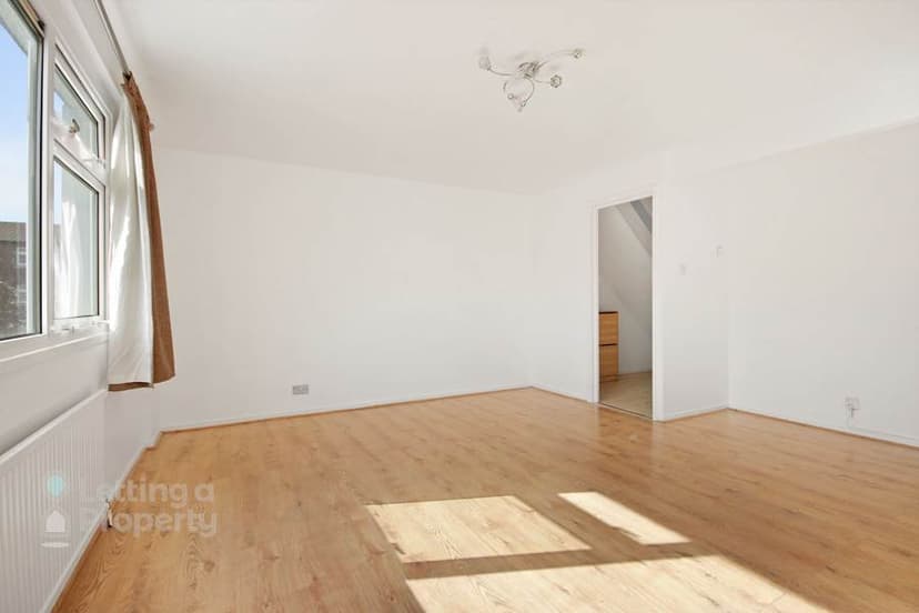 Image 3:3 bedroom Maisonette to rent