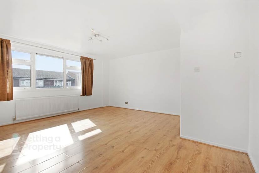 Image 2:3 bedroom Maisonette to rent