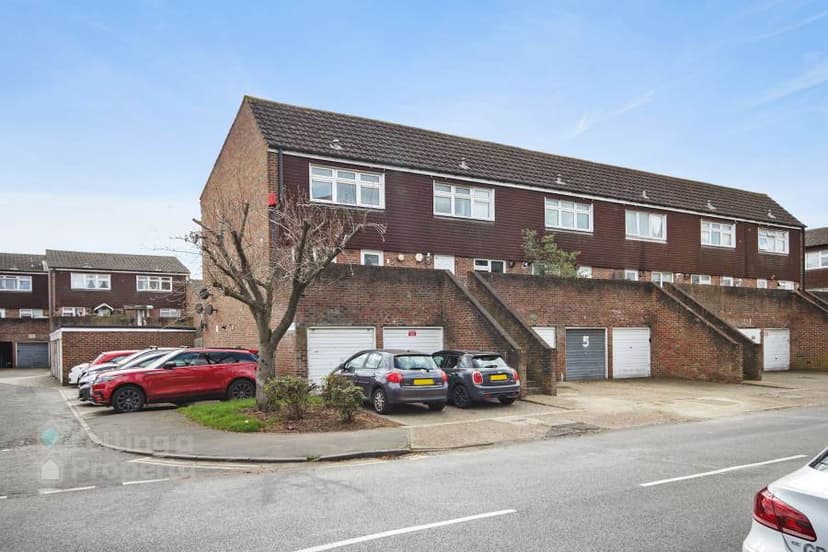 Image 1:3 bedroom Maisonette to rent