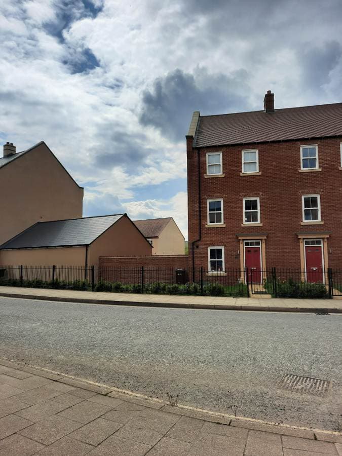 Image 1:4 bedroom Semi-detached house to rent