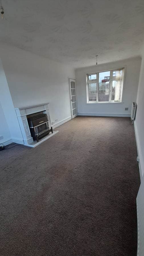 Image 2:2 bedroom End-of-terrace house to rent