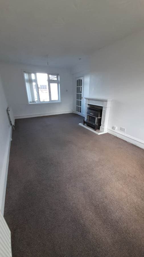 Image 1:2 bedroom End-of-terrace house to rent