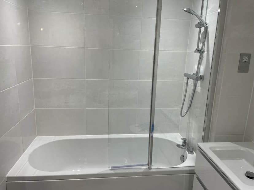 Image 3:4 bedroom Semi-detached house to rent