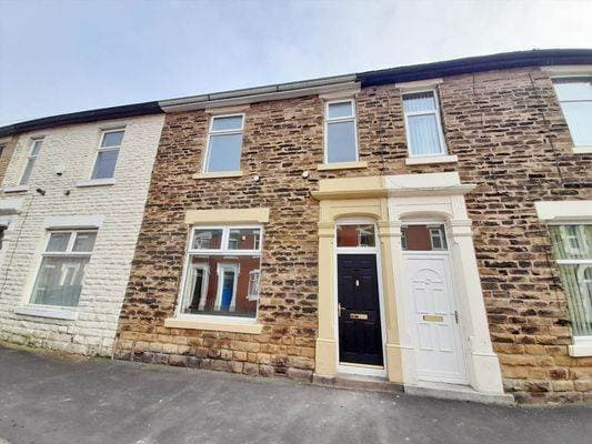 Image 1:4 bedroom Terraced house to rent