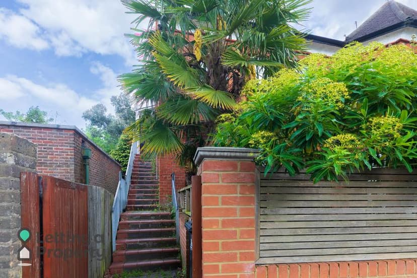 Image 2:4 bedroom Apartment or flat to rent