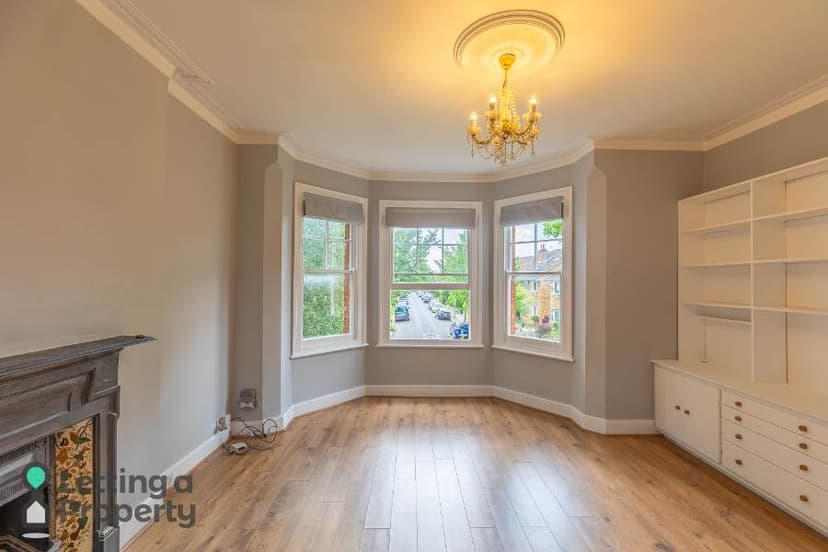 Image 1:4 bedroom Apartment or flat to rent