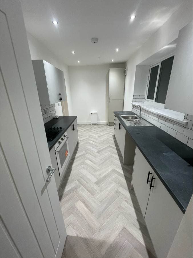 Image 3:5 bedroom Detached house to rent