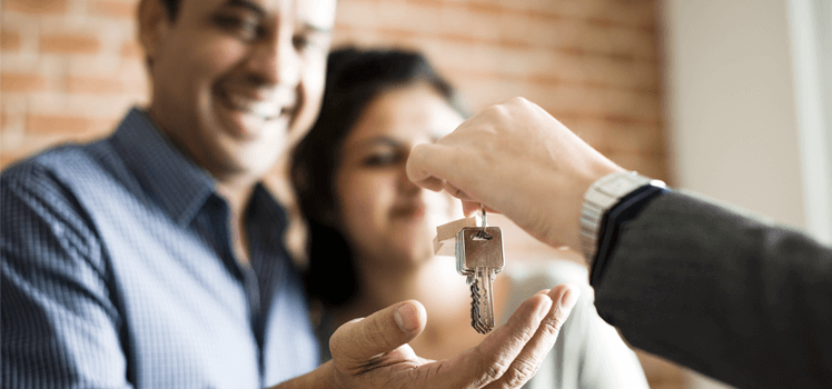 Landlord responsibilities when handing over keys to a tenant couple